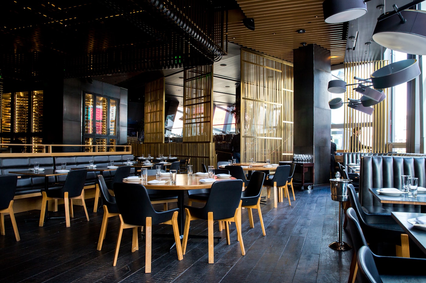 Interno contemporaneo di un ristorante